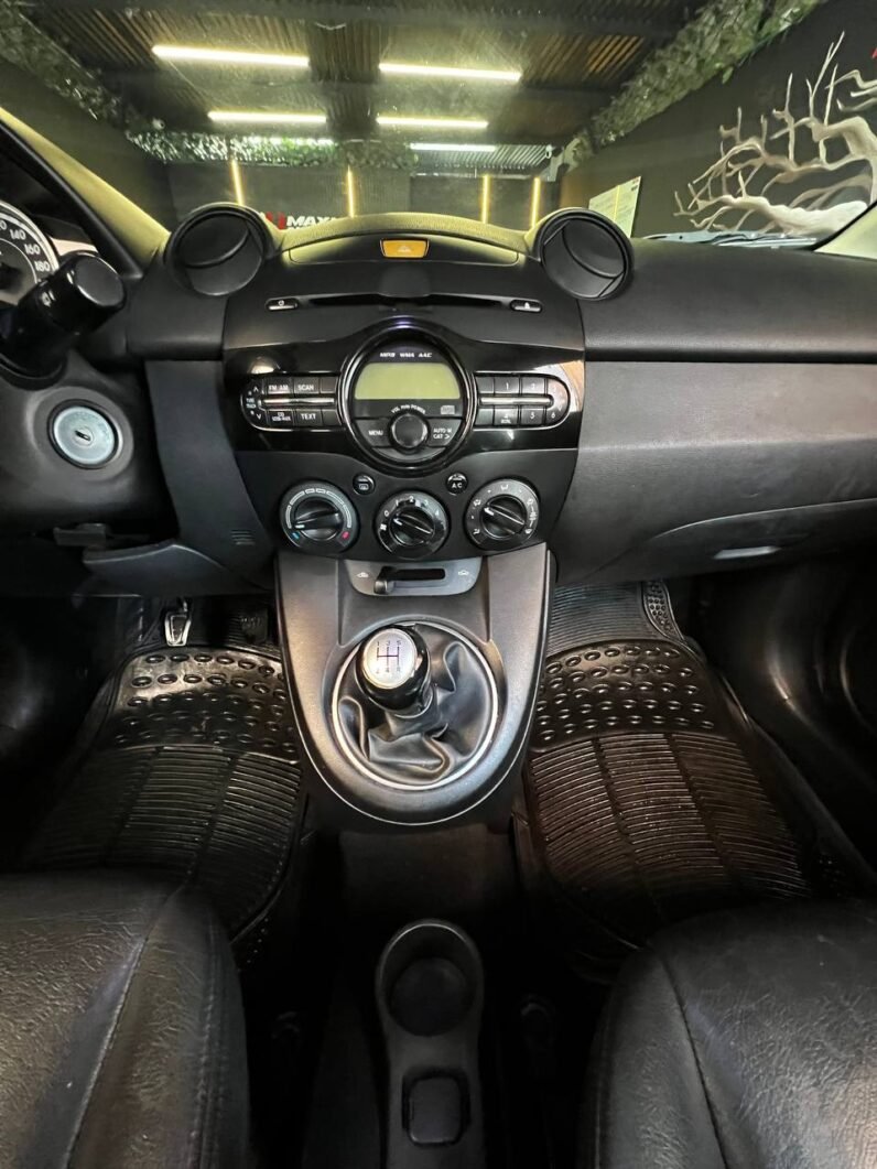 
								MAZDA 2 HB MT full									
