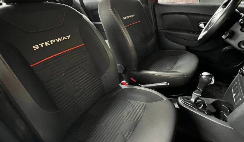
								RENAULT STEPWAY INTENS AUT CVT 1.6 full									
