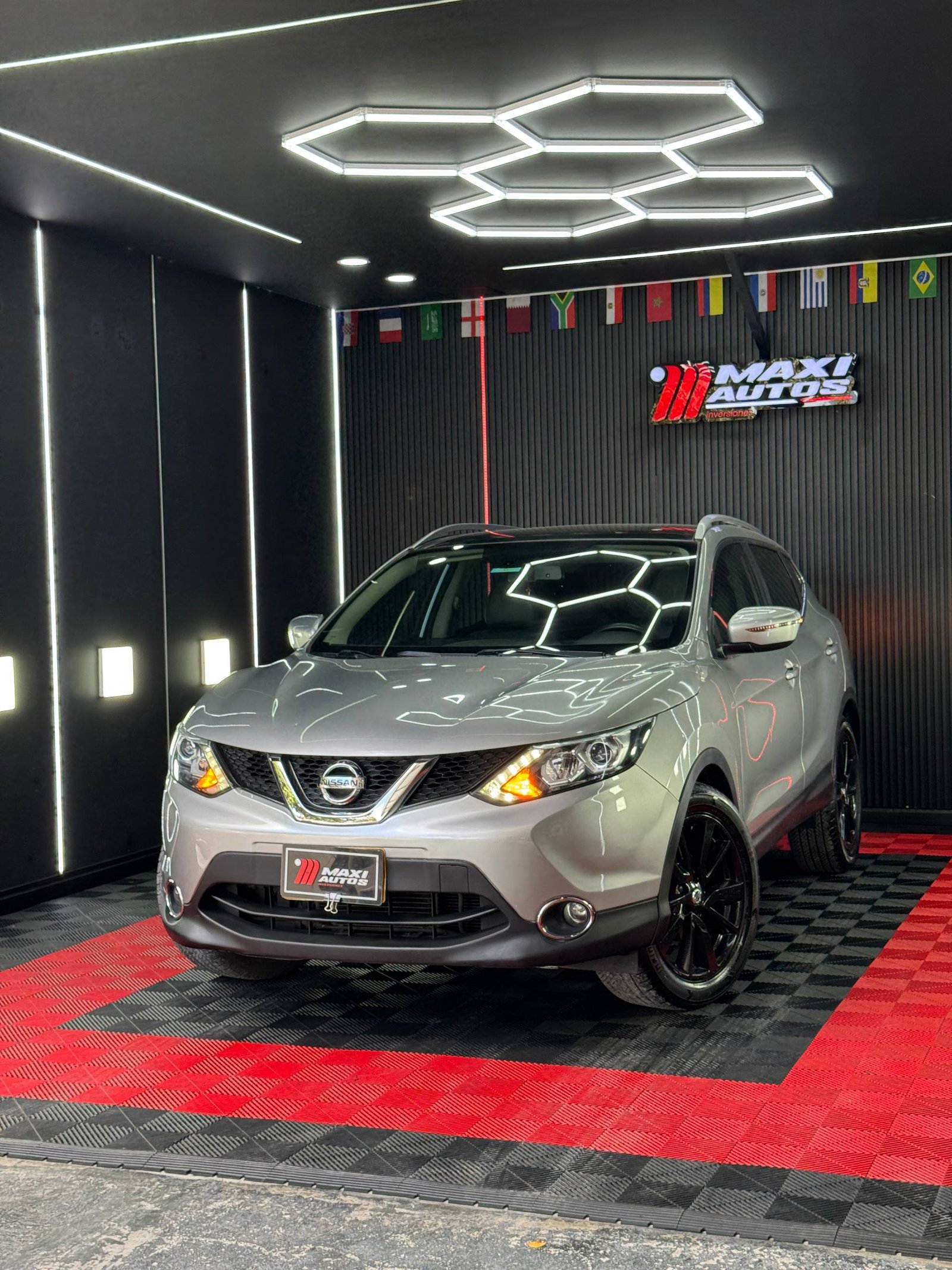NISSAN QASHQAI EXCLUSIVE 4×4 AT