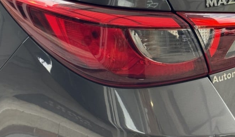 
								MAZDA 2 GRAND TOURING LX 1.5 AT full									
