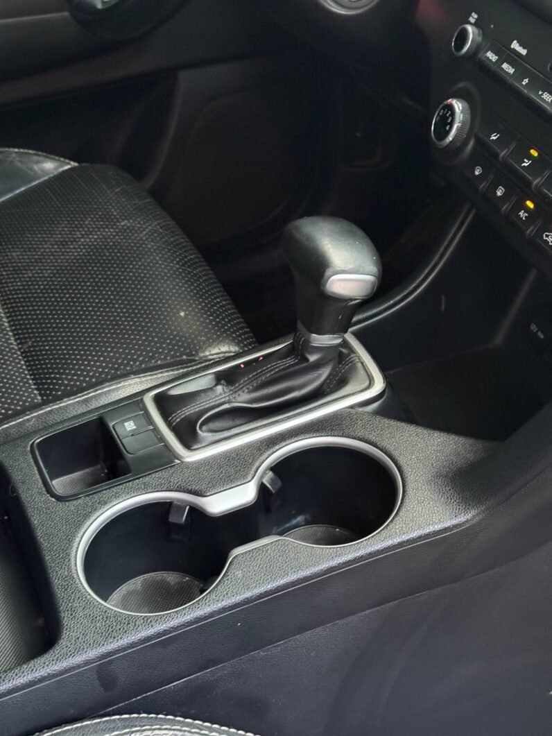 
								KIA SPORTAGE DESIRE 2.0 AT 4X2 full									