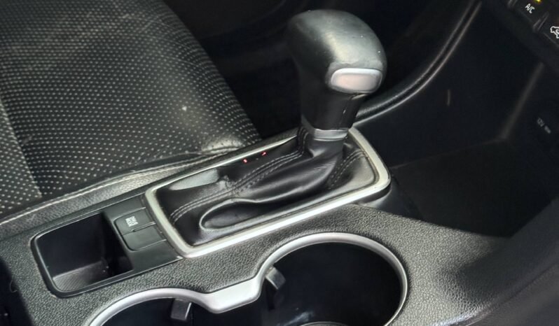 
								KIA SPORTAGE DESIRE 2.0 AT 4X2 full									