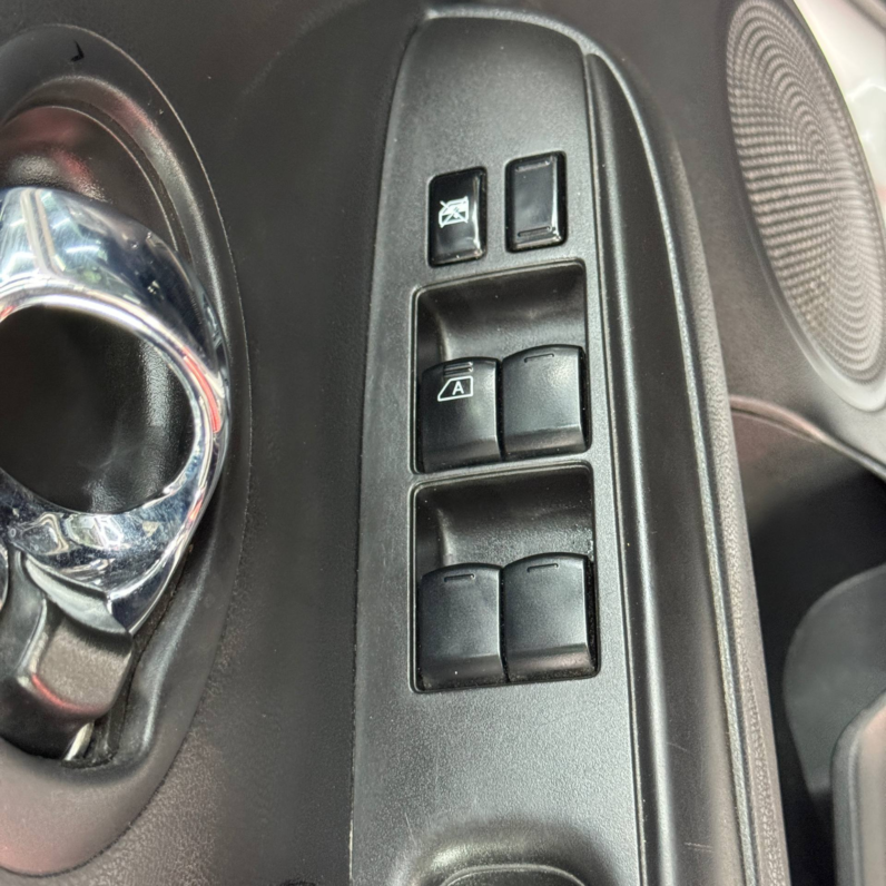 
								NISSAN VERSA ADVANCE AT 1.6 full									