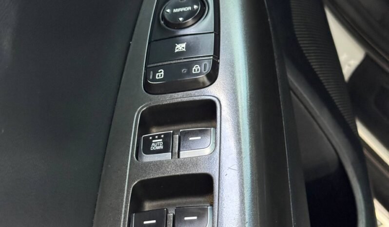 
								KIA SPORTAGE DESIRE 2.0 AT 4X2 full									