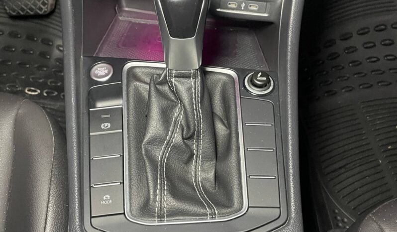 
								VOLKSWAGEN JETTA HIGHLINE TSI 1.4 AT full									