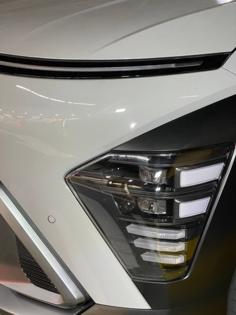 
								HYUNDAI KONA LIMITED HIBRIDA 1.6 AT 4X2 full									