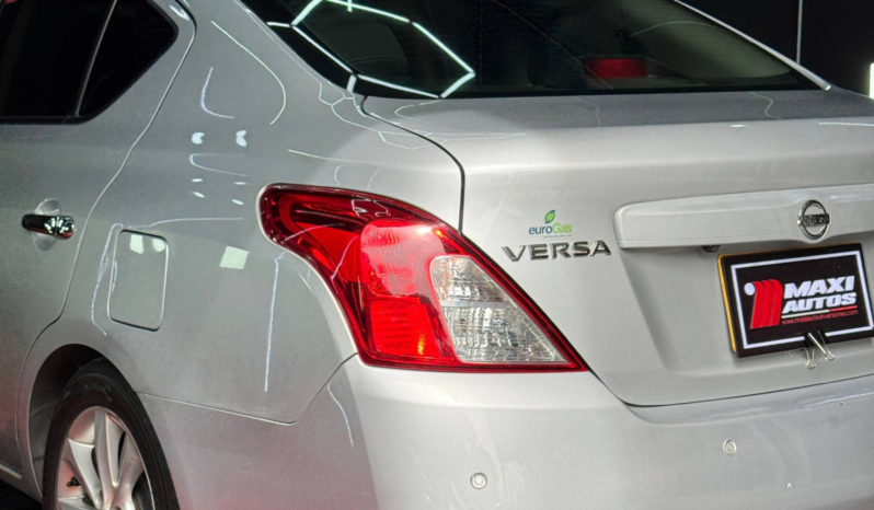 
								NISSAN VERSA ADVANCE AT 1.6 full									