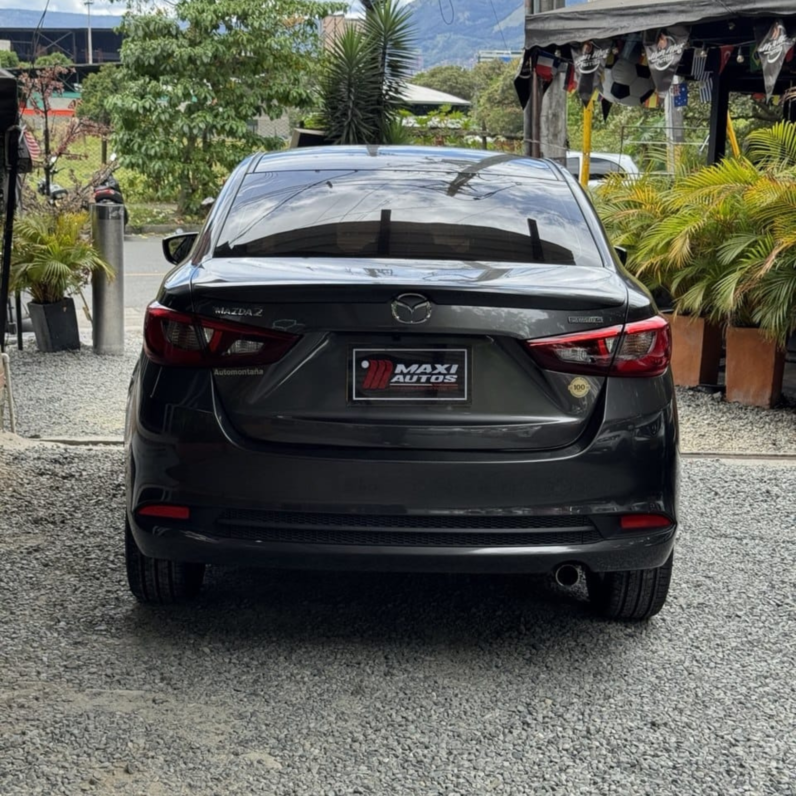 
								MAZDA 2 GRAND TOURING LX 1.5 AT full									