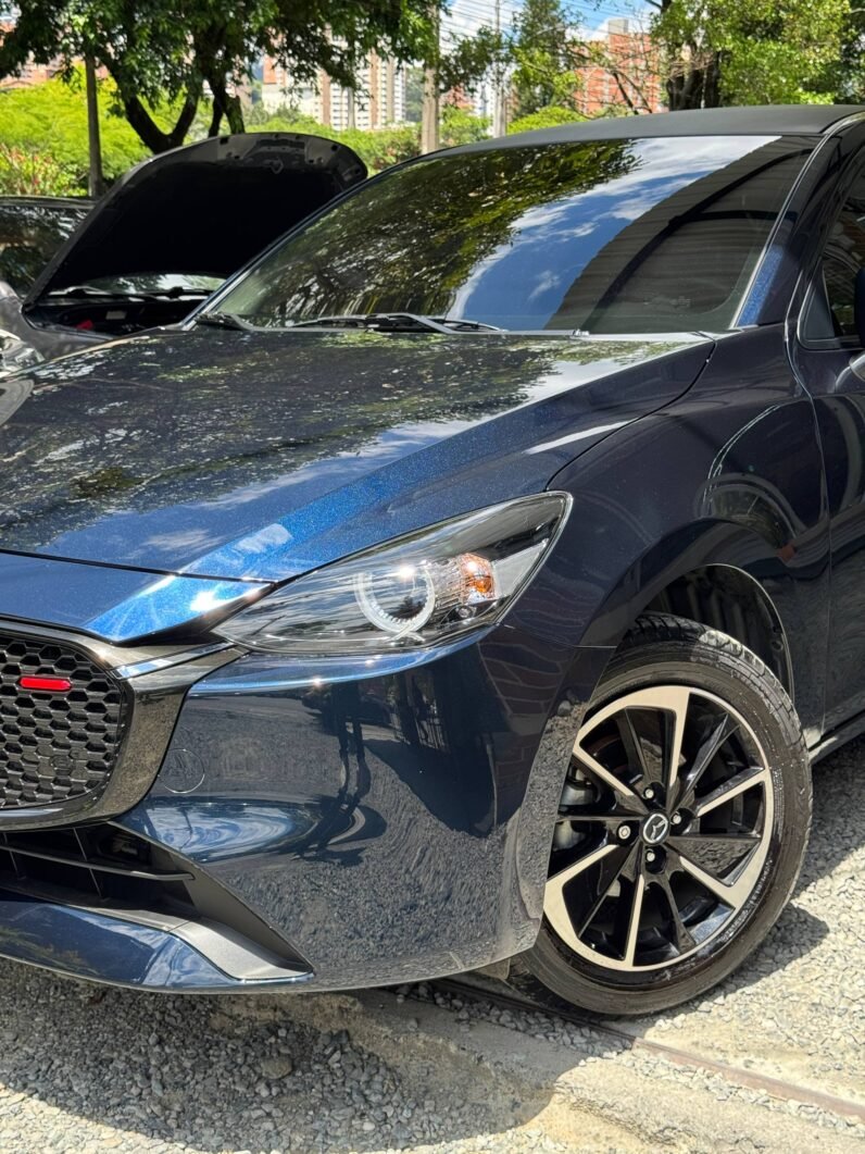 
								MAZDA 2 CARBÓN EDITION HB 2.0 full									