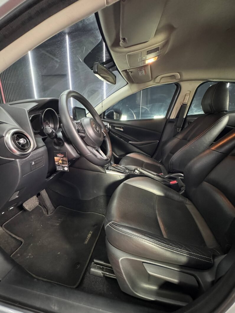 
								MAZDA 2 GRAND TOURING LX 1.5 AT full									