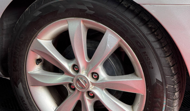 
								NISSAN VERSA ADVANCE AT 1.6 full									