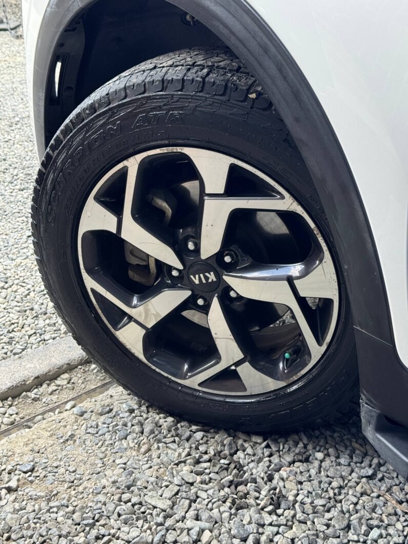 
								KIA SPORTAGE DESIRE 2.0 AT 4X2 full									