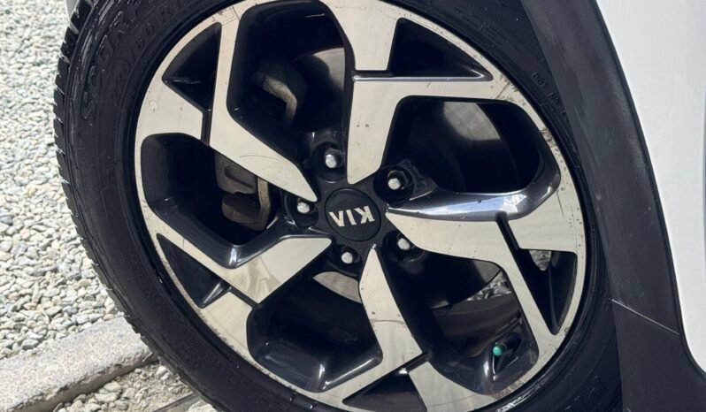 
								KIA SPORTAGE DESIRE 2.0 AT 4X2 full									