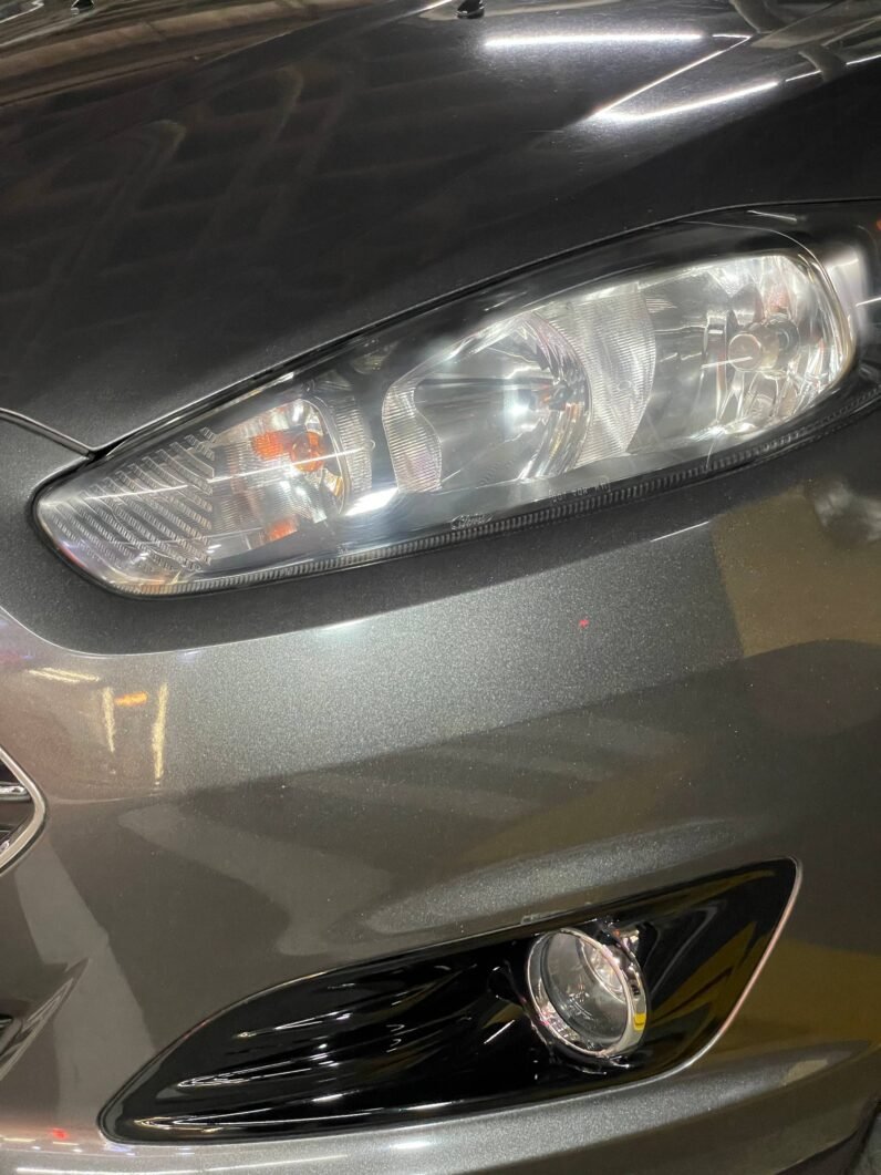 
								FORD FIESTA TITANIUM full									