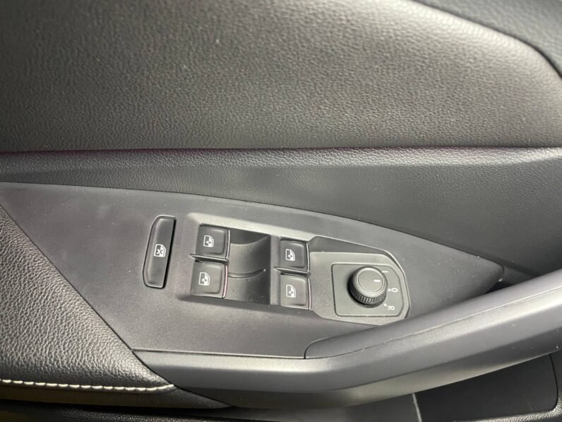 
								VOLKSWAGEN JETTA HIGHLINE TSI 1.4 AT full									