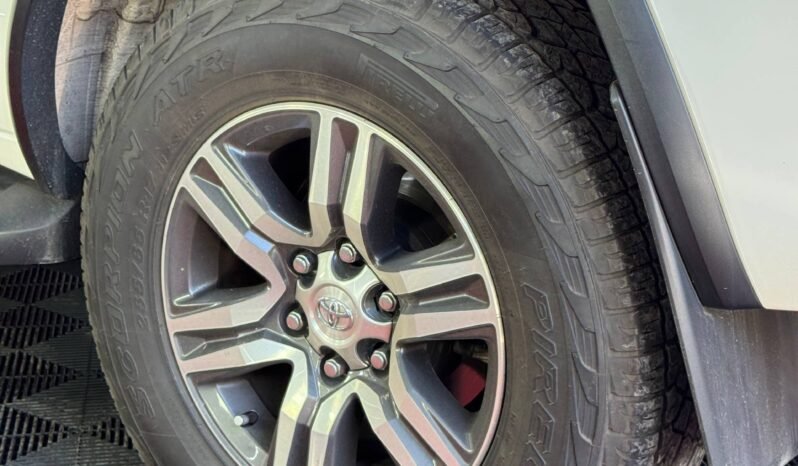 
								TOYOTA FORTUNER SR 2.7 AT 4X2 GASOLINA full									