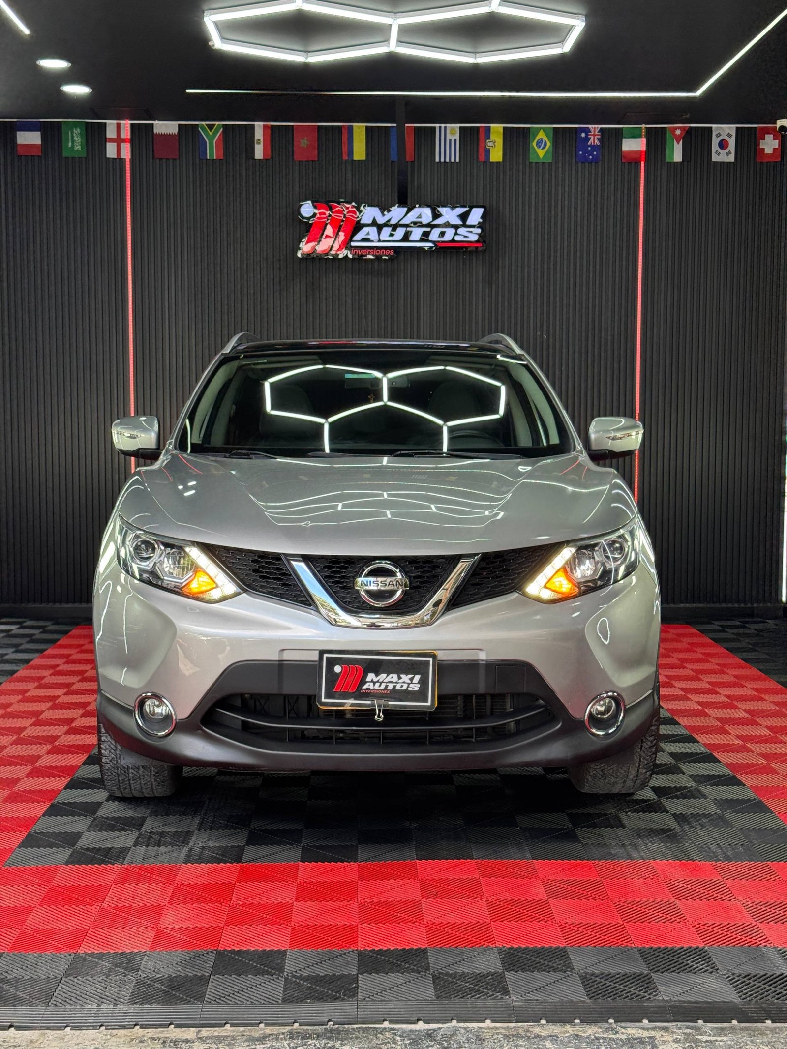 NISSAN QASHQAI EXCLUSIVE 4×4 AT