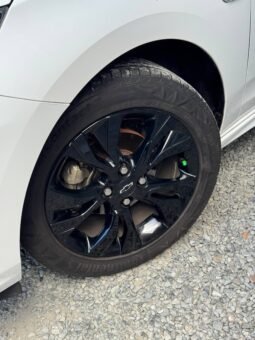 
										CHEVROLET ONIX RS MT HB full									