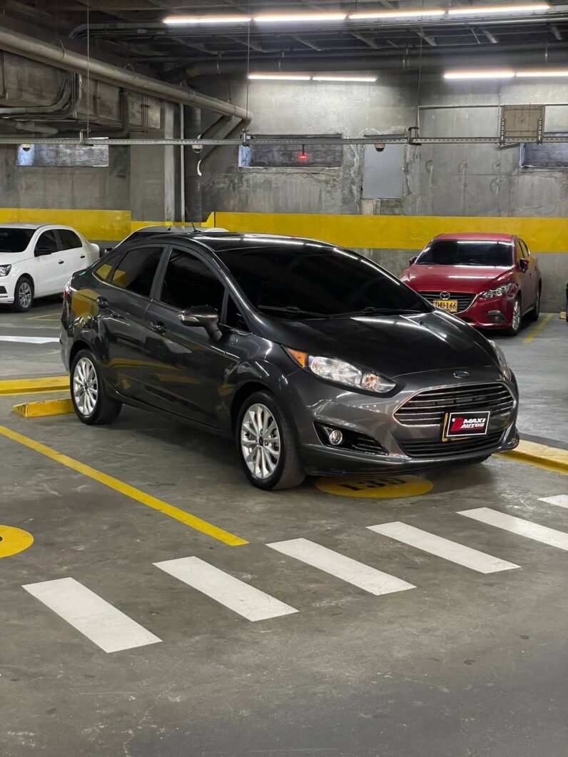 
								FORD FIESTA TITANIUM full									