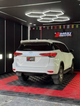 TOYOTA FORTUNER SR 2.7 AT 4X2 GASOLINA