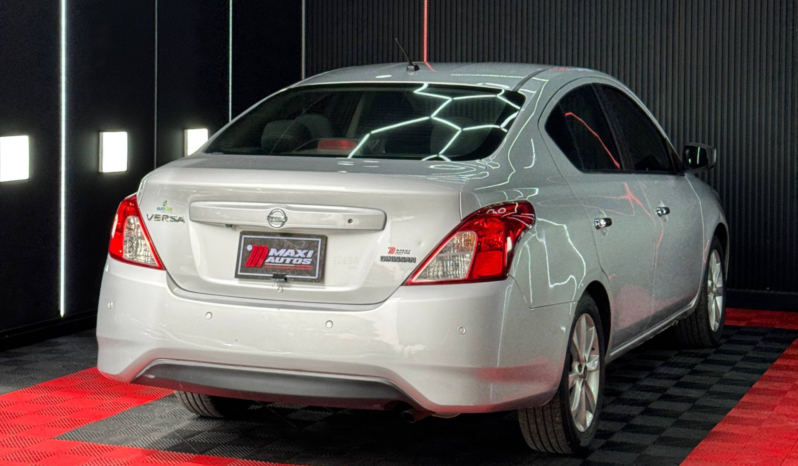 
								NISSAN VERSA ADVANCE AT 1.6 full									