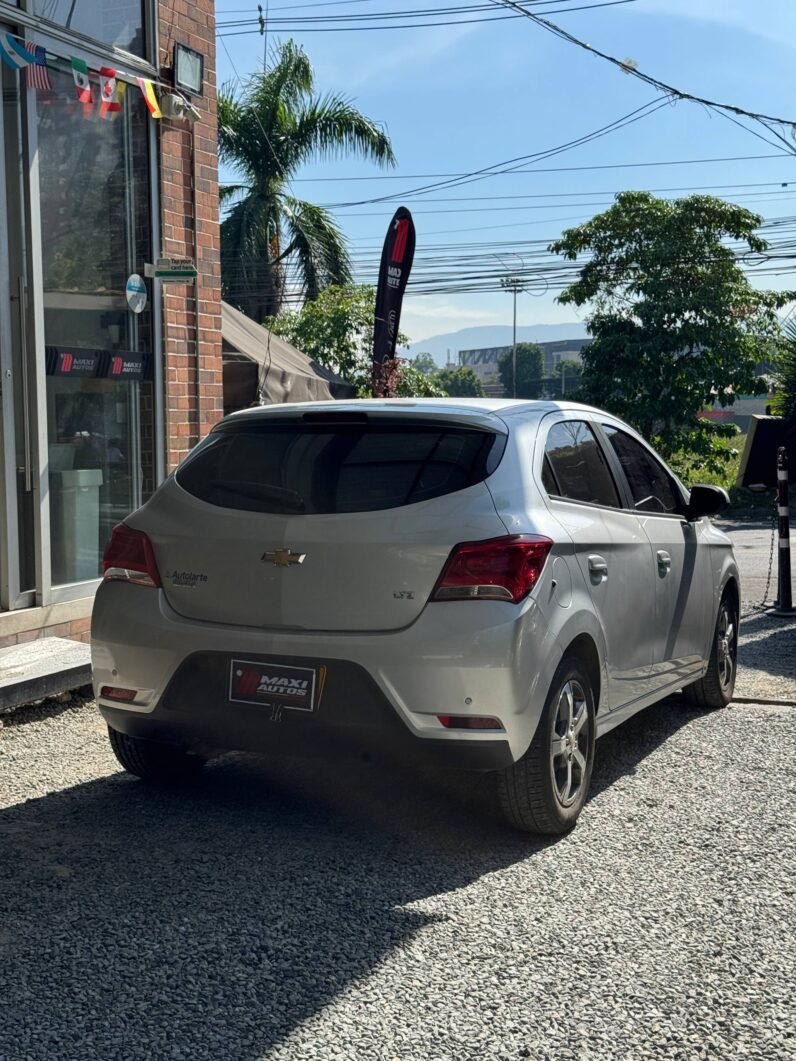 
								CHEVROLET ONIX LTZ HB MT 1.4 full									