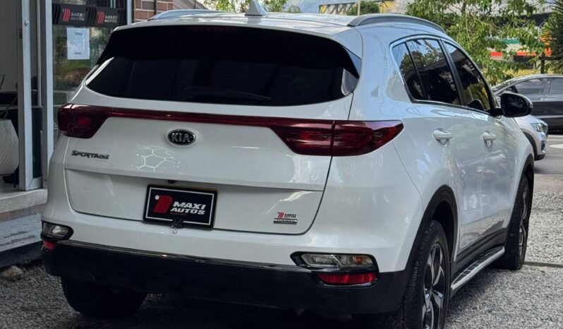 
								KIA SPORTAGE DESIRE 2.0 AT 4X2 full									