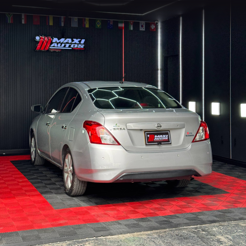 
								NISSAN VERSA ADVANCE AT 1.6 full									