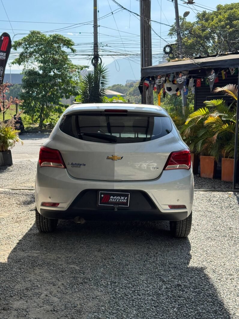 
								CHEVROLET ONIX LTZ HB MT 1.4 full									