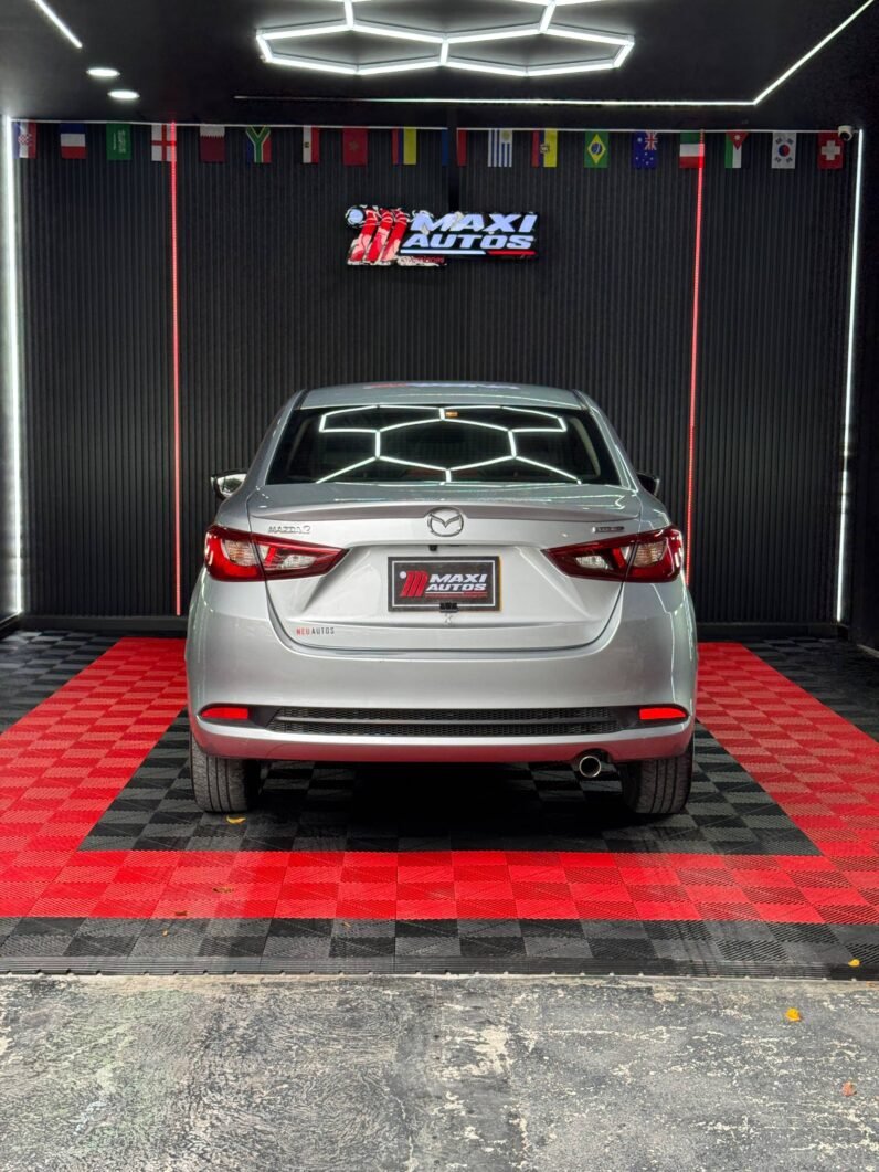 
								MAZDA 2 GRAND TOURING LX 1.5 AT full									