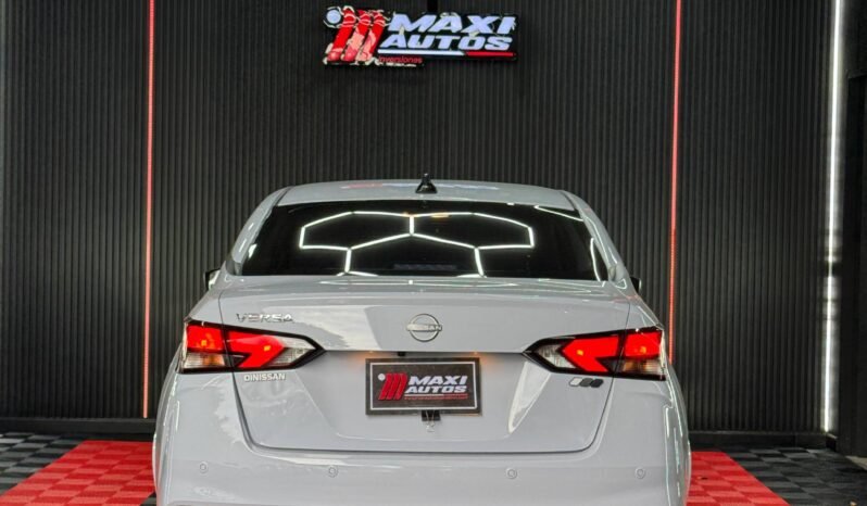
								NISSAN VERSA ADVANCE MT 1.6 SD full									