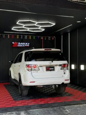 TOYOTA FORTUNER 3.0 DIESEL MT 4X4