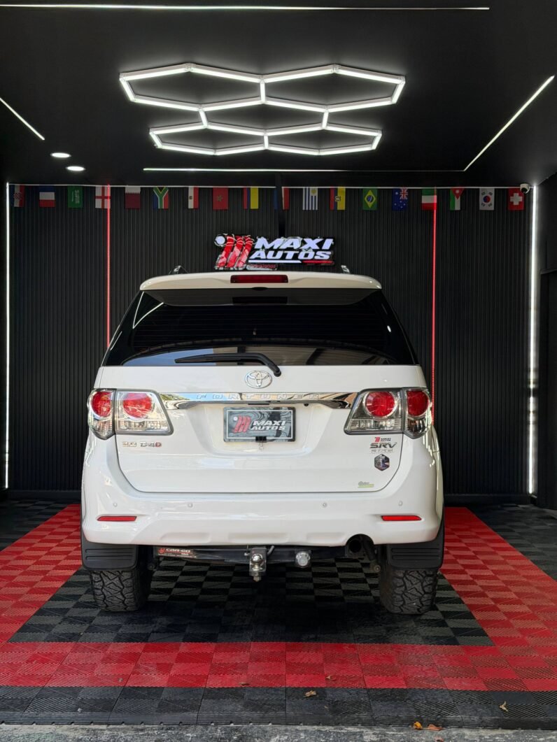 
								TOYOTA FORTUNER 3.0 DIESEL MT 4X4 full									