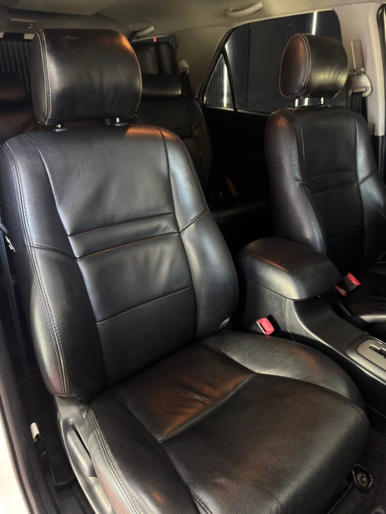 
								TOYOTA FORTUNER 3.0 DIESEL MT 4X4 full									
