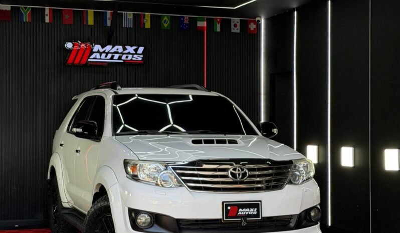 
								TOYOTA FORTUNER 3.0 DIESEL MT 4X4 full									