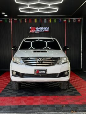 TOYOTA FORTUNER 3.0 DIESEL MT 4X4