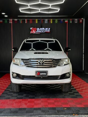 TOYOTA FORTUNER 3.0 DIESEL MT 4X4