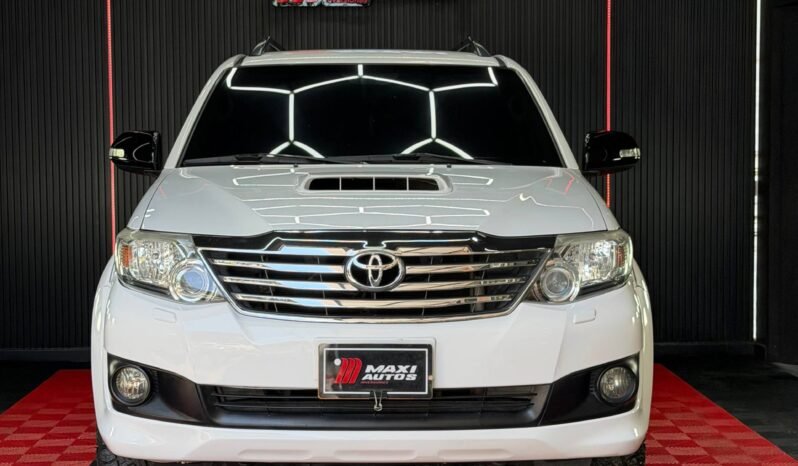 
								TOYOTA FORTUNER 3.0 DIESEL MT 4X4 full									