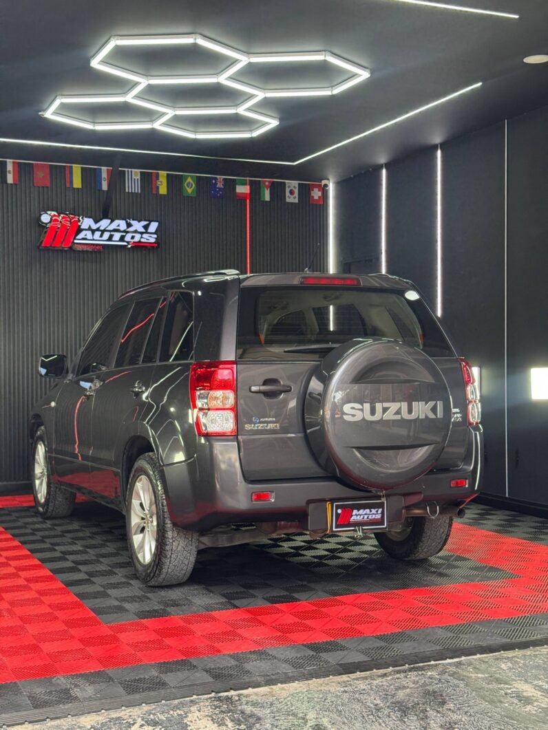 
								SUZUKI GRAND VITARA AT 2.4 4X2 full									