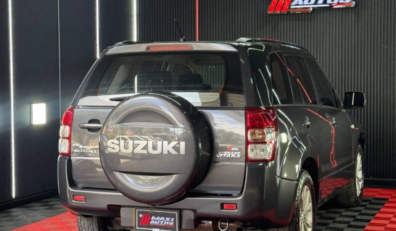 
								SUZUKI GRAND VITARA AT 2.4 4X2 full									