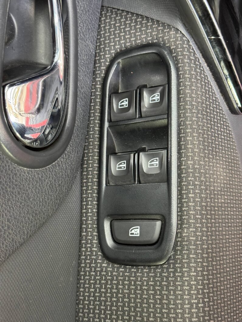 
								RENAULT LOGAN LIFE + MT 1.6 SD full									