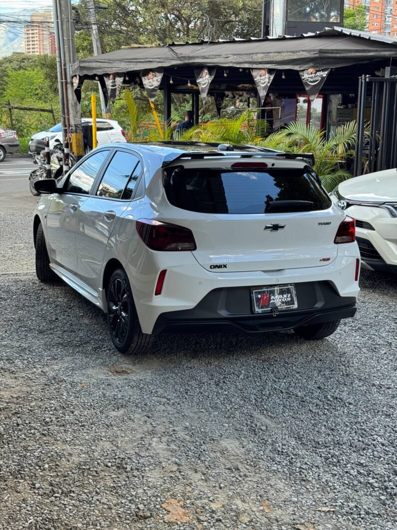 
								CHEVROLET ONIX RS MT HB full									