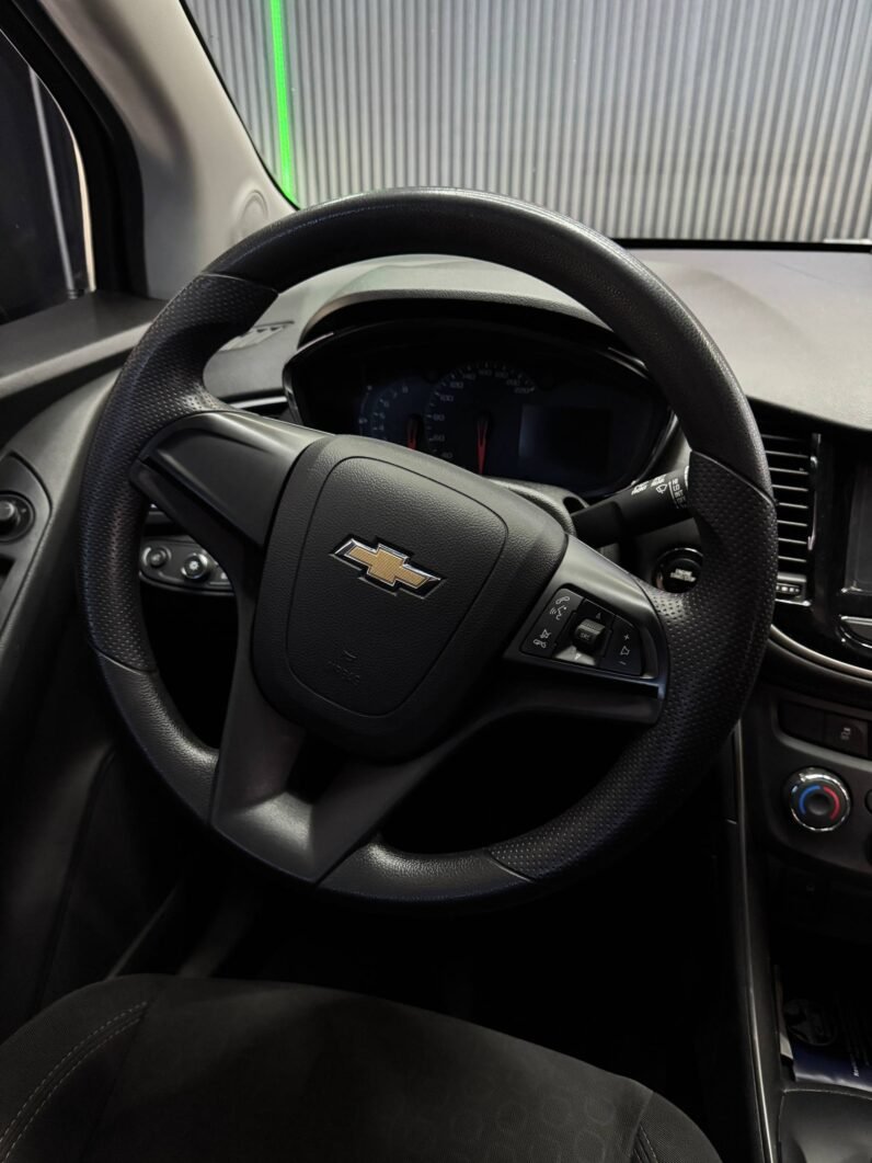 
								CHEVROLET TRACKER LS AT 1.8 4X2 full									