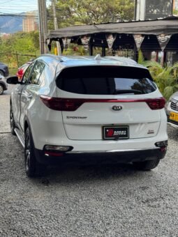 
										KIA SPORTAGE DESIRE 2.0 AT 4X2 full									