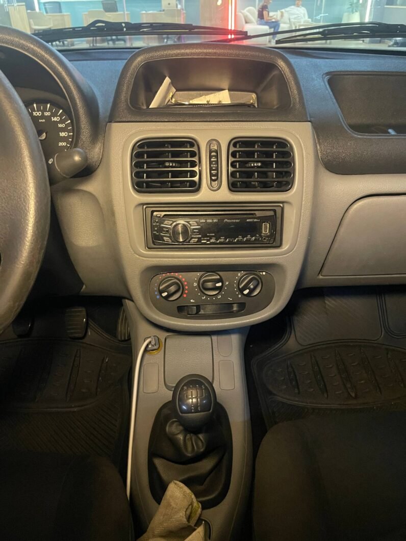 
								RENAULT CLIO CAMPUS full									