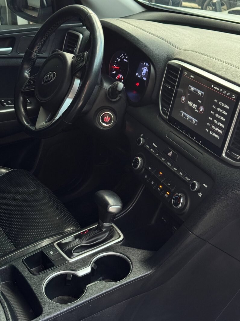 
								KIA SPORTAGE DESIRE 2.0 AT 4X2 full									