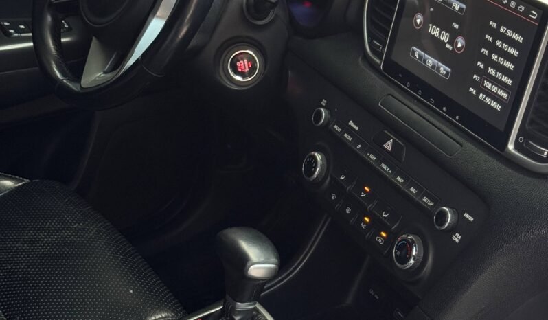 
								KIA SPORTAGE DESIRE 2.0 AT 4X2 full									