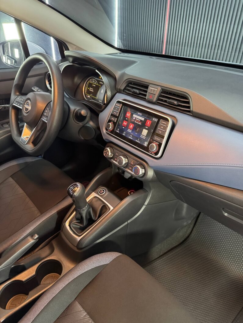 
								NISSAN VERSA ADVANCE MT 1.6 SD full									