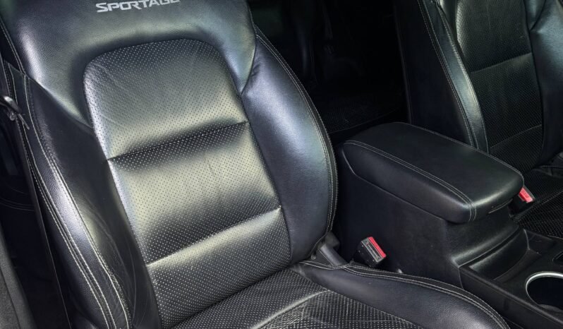 
								KIA SPORTAGE DESIRE 2.0 AT 4X2 full									