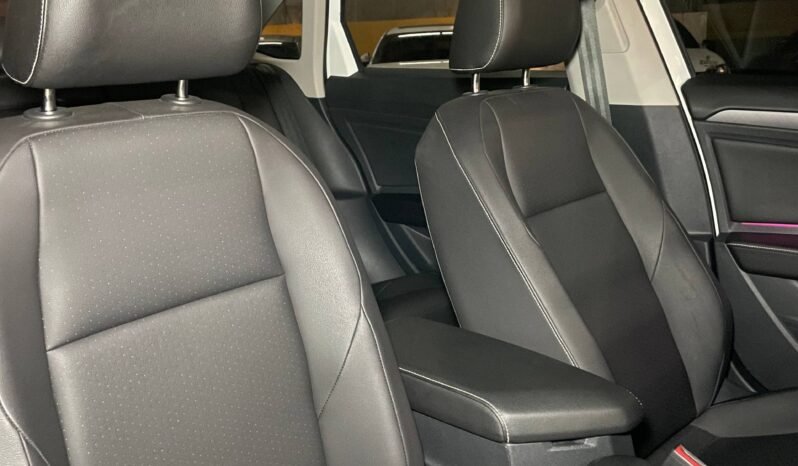
								VOLKSWAGEN JETTA HIGHLINE TSI 1.4 AT full									